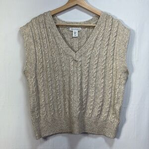 🌈 cupcakes and  cashmere cream heathered V-neck cabled sweater vest